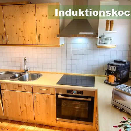 Wohlfuehl-ferienwohnung 80 Qm, 8 Personen, Aussicht & Heimkino *